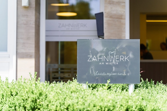 Eingang Zahnwerk am Wieter Northeim.
